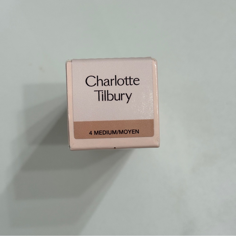 NWT!! Charlotte Tilbury Hollywood Flawless Filter - Shade 4 Medium Moyen - Picture 3 of 9